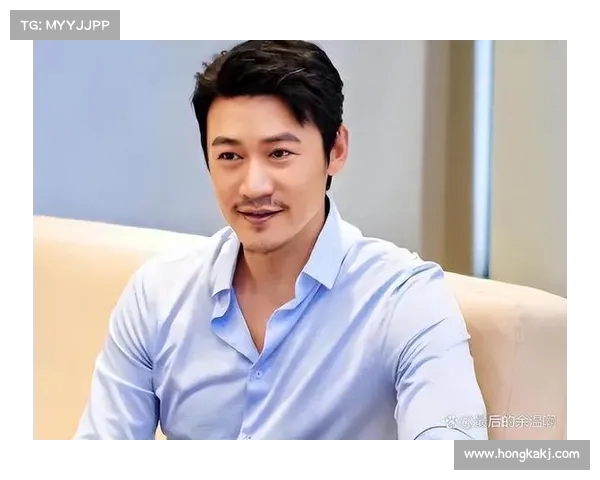 空姐晒陆毅合照全身打马赛克,网友调侃:以为进宫侍寝,笑翻全网! 空姐晒陆毅合照全身打马赛克,网友调侃:以为进宫侍寝,笑翻全网!